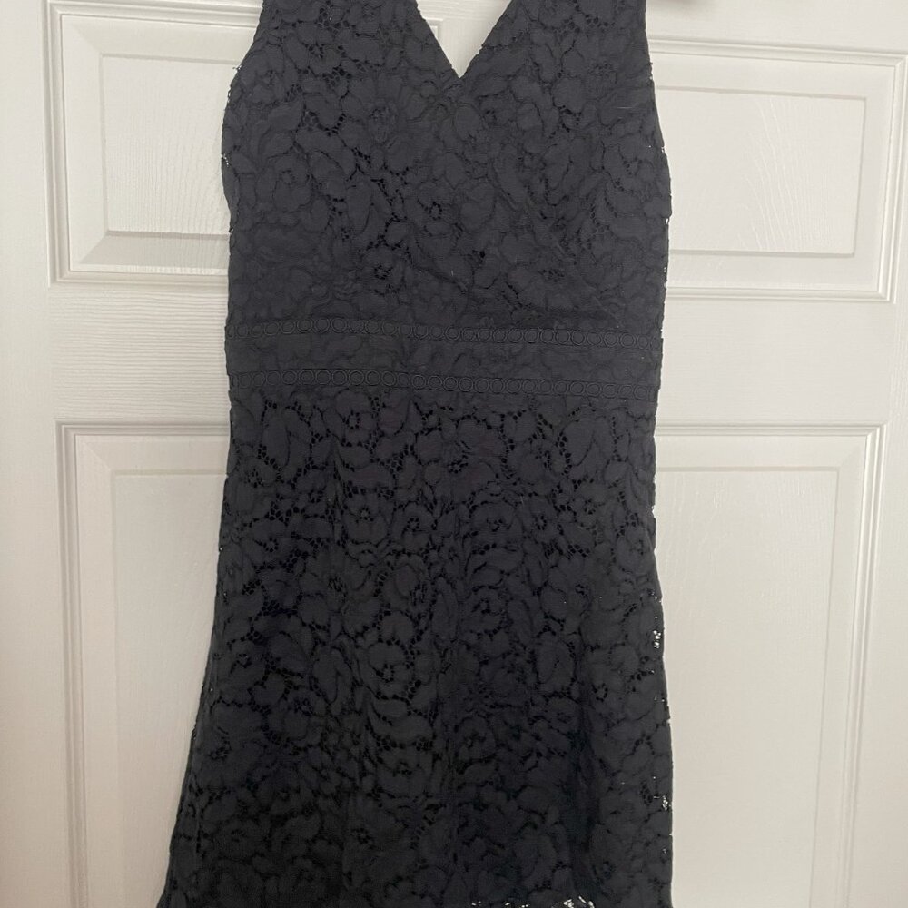 Black Floral LOFT Lace Sleeveless Wrap Dress 00 Petite